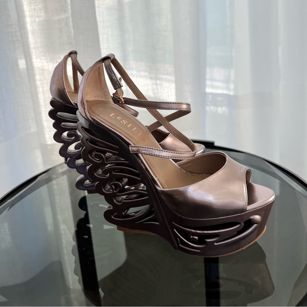 Le Silla, size 6, leather, butterfly platform
